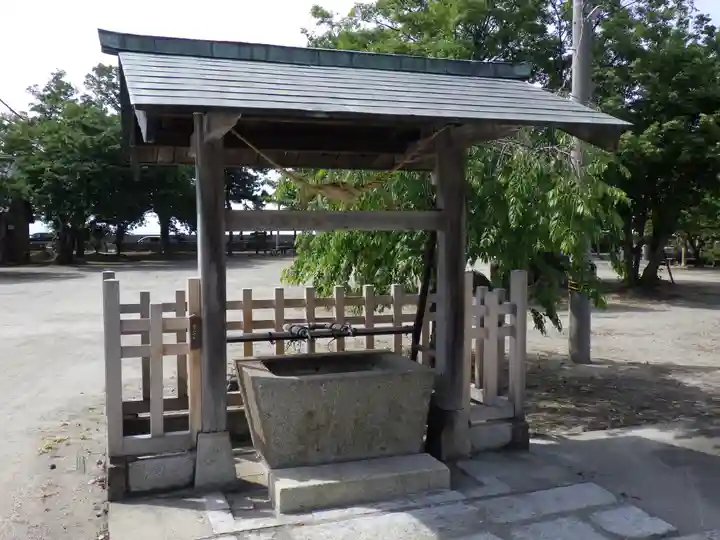 櫟原神社の手水舎
