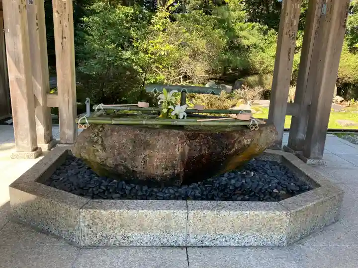 氣多大社の{uncategorized: "未分類", other: "その他", undefined: "問題あり", building: "その他建物", grave: "お墓", sacred_gate: "鳥居", guardian: "狛犬", statue: "像", buddha: "仏像", history: "歴史", nature: "自然", garden: "庭園", animal: "動物", pagoda: "塔", temizu: "手水舎", mountain_gate: "山門・神門", sanctuary: "本殿・本堂", subordinate: "末社・摂社", art: "芸術", scenery: "景色", jizo: "地蔵", ema: "絵馬", goshuin: "御朱印", omikuji: "おみくじ", items: "授与品その他", amulet: "お守り", goshuincho: "御朱印帳", eats: "食事", festival: "お祭り", votive_dance: "神楽", shichigosan: "七五三参", wedding: "結婚式", experience: "体験その他", initially: "初詣", around: "周辺", anti_infection: "感染症対策"}