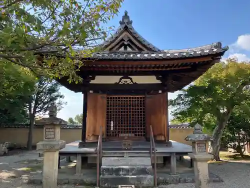 新薬師寺の建物その他