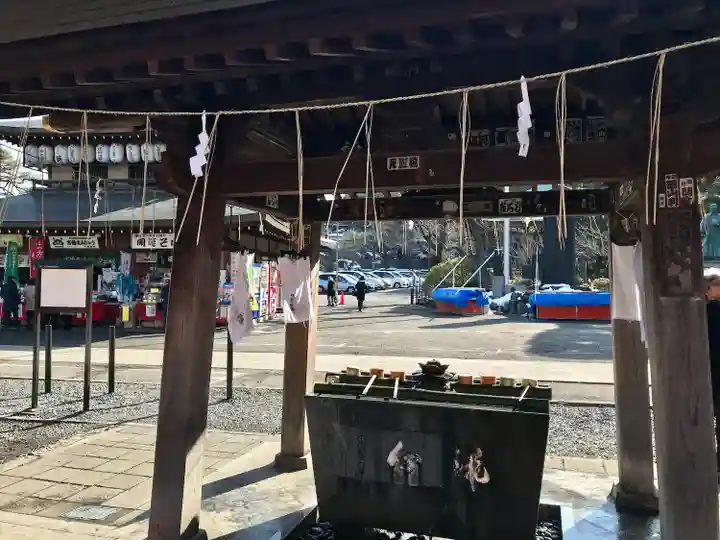 高幡不動尊 金剛寺の手水舎