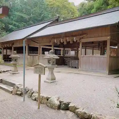 佐那神社の本殿・本堂