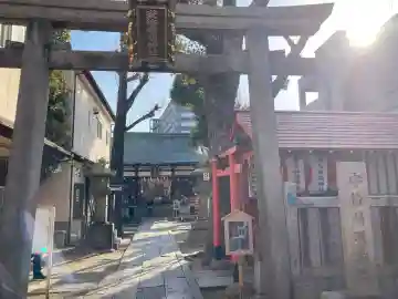 安倍晴明神社(阿倍王子神社境外末社)の{uncategorized: "未分類", other: "その他", undefined: "問題あり", building: "その他建物", grave: "お墓", sacred_gate: "鳥居", guardian: "狛犬", statue: "像", buddha: "仏像", history: "歴史", nature: "自然", garden: "庭園", animal: "動物", pagoda: "塔", temizu: "手水舎", mountain_gate: "山門・神門", sanctuary: "本殿・本堂", subordinate: "末社・摂社", art: "芸術", scenery: "景色", jizo: "地蔵", ema: "絵馬", goshuin: "御朱印", omikuji: "おみくじ", items: "授与品その他", amulet: "お守り", goshuincho: "御朱印帳", eats: "食事", festival: "お祭り", votive_dance: "神楽", shichigosan: "七五三参", wedding: "結婚式", experience: "体験その他", initially: "初詣", around: "周辺", anti_infection: "感染症対策"}
