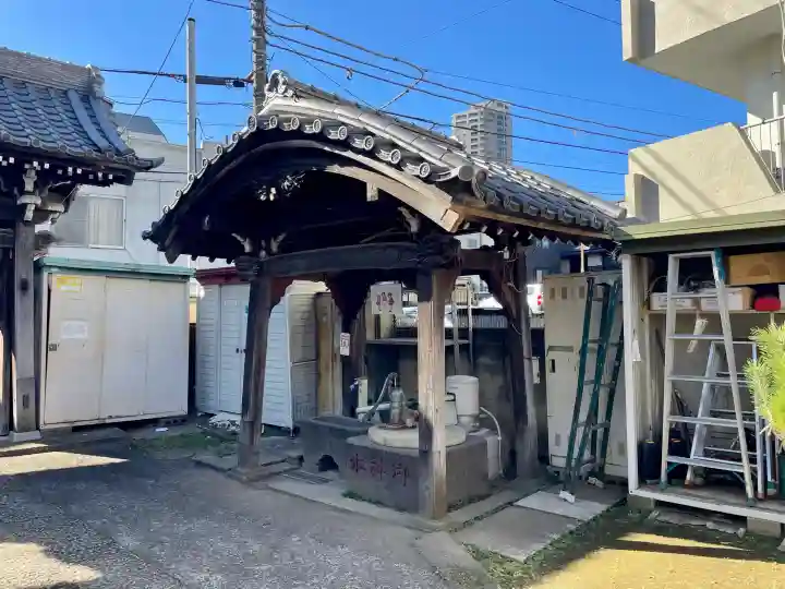 牛込柳町天祖神社の{uncategorized: "未分類", other: "その他", undefined: "問題あり", building: "その他建物", grave: "お墓", sacred_gate: "鳥居", guardian: "狛犬", statue: "像", buddha: "仏像", history: "歴史", nature: "自然", garden: "庭園", animal: "動物", pagoda: "塔", temizu: "手水舎", mountain_gate: "山門・神門", sanctuary: "本殿・本堂", subordinate: "末社・摂社", art: "芸術", scenery: "景色", jizo: "地蔵", ema: "絵馬", goshuin: "御朱印", omikuji: "おみくじ", items: "授与品その他", amulet: "お守り", goshuincho: "御朱印帳", eats: "食事", festival: "お祭り", votive_dance: "神楽", shichigosan: "七五三参", wedding: "結婚式", experience: "体験その他", initially: "初詣", around: "周辺", anti_infection: "感染症対策"}