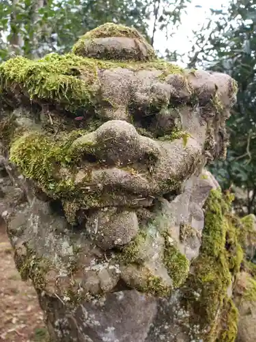 栴壇野神社の狛犬