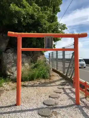 安乎岩戸神社（旧表記：安乎岩戸信龍神社）の{uncategorized: "未分類", other: "その他", undefined: "問題あり", building: "その他建物", grave: "お墓", sacred_gate: "鳥居", guardian: "狛犬", statue: "像", buddha: "仏像", history: "歴史", nature: "自然", garden: "庭園", animal: "動物", pagoda: "塔", temizu: "手水舎", mountain_gate: "山門・神門", sanctuary: "本殿・本堂", subordinate: "末社・摂社", art: "芸術", scenery: "景色", jizo: "地蔵", ema: "絵馬", goshuin: "御朱印", omikuji: "おみくじ", items: "授与品その他", amulet: "お守り", goshuincho: "御朱印帳", eats: "食事", festival: "お祭り", votive_dance: "神楽", shichigosan: "七五三参", wedding: "結婚式", experience: "体験その他", initially: "初詣", around: "周辺", anti_infection: "感染症対策"}