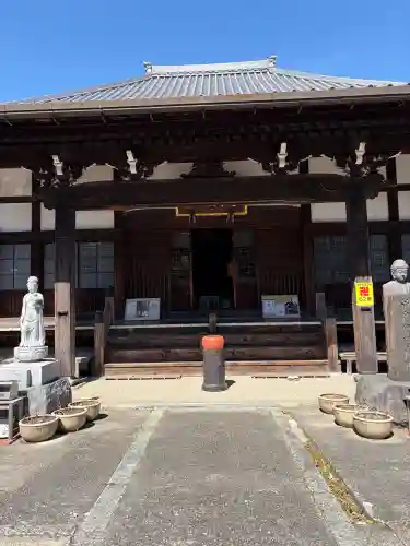 洞雲寺の{uncategorized: "未分類", other: "その他", undefined: "問題あり", building: "その他建物", grave: "お墓", sacred_gate: "鳥居", guardian: "狛犬", statue: "像", buddha: "仏像", history: "歴史", nature: "自然", garden: "庭園", animal: "動物", pagoda: "塔", temizu: "手水舎", mountain_gate: "山門・神門", sanctuary: "本殿・本堂", subordinate: "末社・摂社", art: "芸術", scenery: "景色", jizo: "地蔵", ema: "絵馬", goshuin: "御朱印", omikuji: "おみくじ", items: "授与品その他", amulet: "お守り", goshuincho: "御朱印帳", eats: "食事", festival: "お祭り", votive_dance: "神楽", shichigosan: "七五三参", wedding: "結婚式", experience: "体験その他", initially: "初詣", around: "周辺", anti_infection: "感染症対策"}
