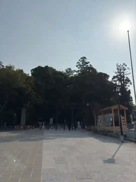 大神神社の{uncategorized: "未分類", other: "その他", undefined: "問題あり", building: "その他建物", grave: "お墓", sacred_gate: "鳥居", guardian: "狛犬", statue: "像", buddha: "仏像", history: "歴史", nature: "自然", garden: "庭園", animal: "動物", pagoda: "塔", temizu: "手水舎", mountain_gate: "山門・神門", sanctuary: "本殿・本堂", subordinate: "末社・摂社", art: "芸術", scenery: "景色", jizo: "地蔵", ema: "絵馬", goshuin: "御朱印", omikuji: "おみくじ", items: "授与品その他", amulet: "お守り", goshuincho: "御朱印帳", eats: "食事", festival: "お祭り", votive_dance: "神楽", shichigosan: "七五三参", wedding: "結婚式", experience: "体験その他", initially: "初詣", around: "周辺", anti_infection: "感染症対策"}