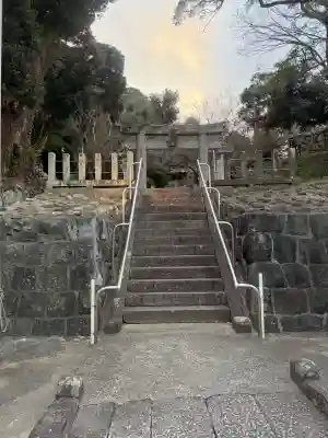 荻浦神社の{uncategorized: "未分類", other: "その他", undefined: "問題あり", building: "その他建物", grave: "お墓", sacred_gate: "鳥居", guardian: "狛犬", statue: "像", buddha: "仏像", history: "歴史", nature: "自然", garden: "庭園", animal: "動物", pagoda: "塔", temizu: "手水舎", mountain_gate: "山門・神門", sanctuary: "本殿・本堂", subordinate: "末社・摂社", art: "芸術", scenery: "景色", jizo: "地蔵", ema: "絵馬", goshuin: "御朱印", omikuji: "おみくじ", items: "授与品その他", amulet: "お守り", goshuincho: "御朱印帳", eats: "食事", festival: "お祭り", votive_dance: "神楽", shichigosan: "七五三参", wedding: "結婚式", experience: "体験その他", initially: "初詣", around: "周辺", anti_infection: "感染症対策"}