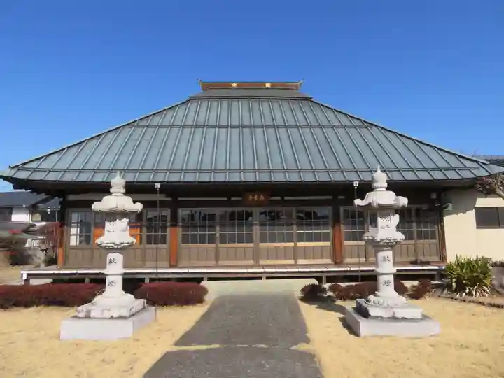 世音寺の本殿・本堂