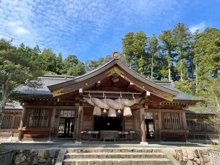 熊野大社の{uncategorized: "未分類", other: "その他", undefined: "問題あり", building: "その他建物", grave: "お墓", sacred_gate: "鳥居", guardian: "狛犬", statue: "像", buddha: "仏像", history: "歴史", nature: "自然", garden: "庭園", animal: "動物", pagoda: "塔", temizu: "手水舎", mountain_gate: "山門・神門", sanctuary: "本殿・本堂", subordinate: "末社・摂社", art: "芸術", scenery: "景色", jizo: "地蔵", ema: "絵馬", goshuin: "御朱印", omikuji: "おみくじ", items: "授与品その他", amulet: "お守り", goshuincho: "御朱印帳", eats: "食事", festival: "お祭り", votive_dance: "神楽", shichigosan: "七五三参", wedding: "結婚式", experience: "体験その他", initially: "初詣", around: "周辺", anti_infection: "感染症対策"}