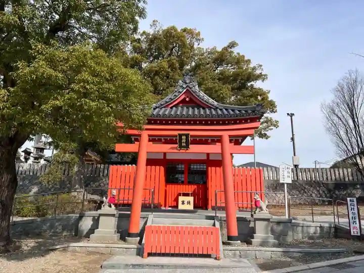 百舌鳥八幡宮の{uncategorized: "未分類", other: "その他", undefined: "問題あり", building: "その他建物", grave: "お墓", sacred_gate: "鳥居", guardian: "狛犬", statue: "像", buddha: "仏像", history: "歴史", nature: "自然", garden: "庭園", animal: "動物", pagoda: "塔", temizu: "手水舎", mountain_gate: "山門・神門", sanctuary: "本殿・本堂", subordinate: "末社・摂社", art: "芸術", scenery: "景色", jizo: "地蔵", ema: "絵馬", goshuin: "御朱印", omikuji: "おみくじ", items: "授与品その他", amulet: "お守り", goshuincho: "御朱印帳", eats: "食事", festival: "お祭り", votive_dance: "神楽", shichigosan: "七五三参", wedding: "結婚式", experience: "体験その他", initially: "初詣", around: "周辺", anti_infection: "感染症対策"}