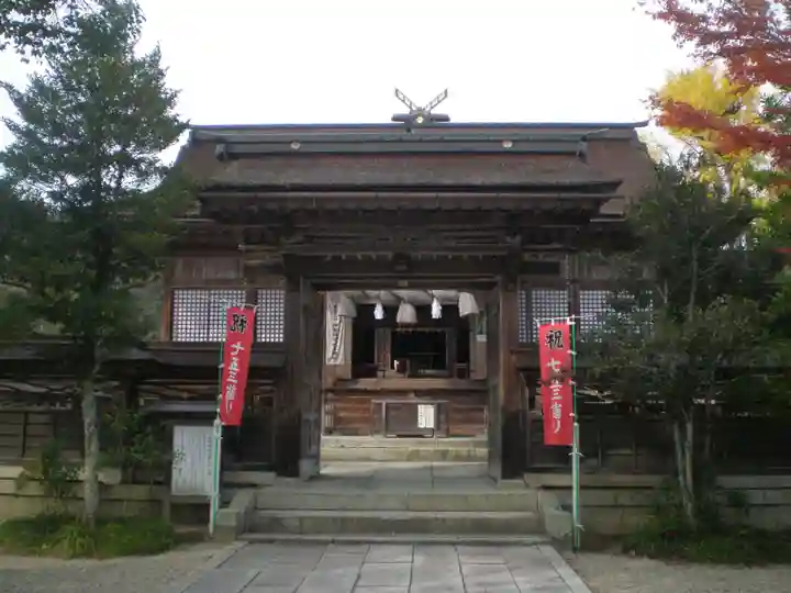 中山神社の山門・神門