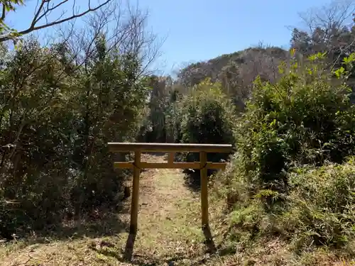 神社(名称不明)の鳥居