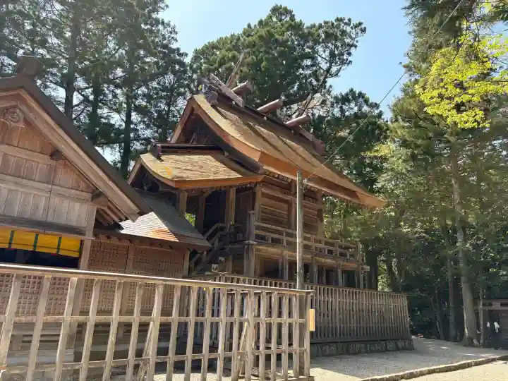 須佐神社の{uncategorized: "未分類", other: "その他", undefined: "問題あり", building: "その他建物", grave: "お墓", sacred_gate: "鳥居", guardian: "狛犬", statue: "像", buddha: "仏像", history: "歴史", nature: "自然", garden: "庭園", animal: "動物", pagoda: "塔", temizu: "手水舎", mountain_gate: "山門・神門", sanctuary: "本殿・本堂", subordinate: "末社・摂社", art: "芸術", scenery: "景色", jizo: "地蔵", ema: "絵馬", goshuin: "御朱印", omikuji: "おみくじ", items: "授与品その他", amulet: "お守り", goshuincho: "御朱印帳", eats: "食事", festival: "お祭り", votive_dance: "神楽", shichigosan: "七五三参", wedding: "結婚式", experience: "体験その他", initially: "初詣", around: "周辺", anti_infection: "感染症対策"}