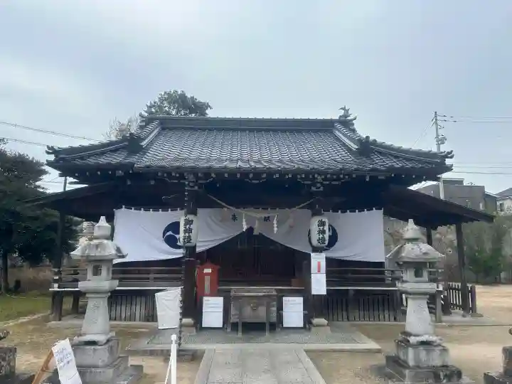 五日市八幡神社の{uncategorized: "未分類", other: "その他", undefined: "問題あり", building: "その他建物", grave: "お墓", sacred_gate: "鳥居", guardian: "狛犬", statue: "像", buddha: "仏像", history: "歴史", nature: "自然", garden: "庭園", animal: "動物", pagoda: "塔", temizu: "手水舎", mountain_gate: "山門・神門", sanctuary: "本殿・本堂", subordinate: "末社・摂社", art: "芸術", scenery: "景色", jizo: "地蔵", ema: "絵馬", goshuin: "御朱印", omikuji: "おみくじ", items: "授与品その他", amulet: "お守り", goshuincho: "御朱印帳", eats: "食事", festival: "お祭り", votive_dance: "神楽", shichigosan: "七五三参", wedding: "結婚式", experience: "体験その他", initially: "初詣", around: "周辺", anti_infection: "感染症対策"}