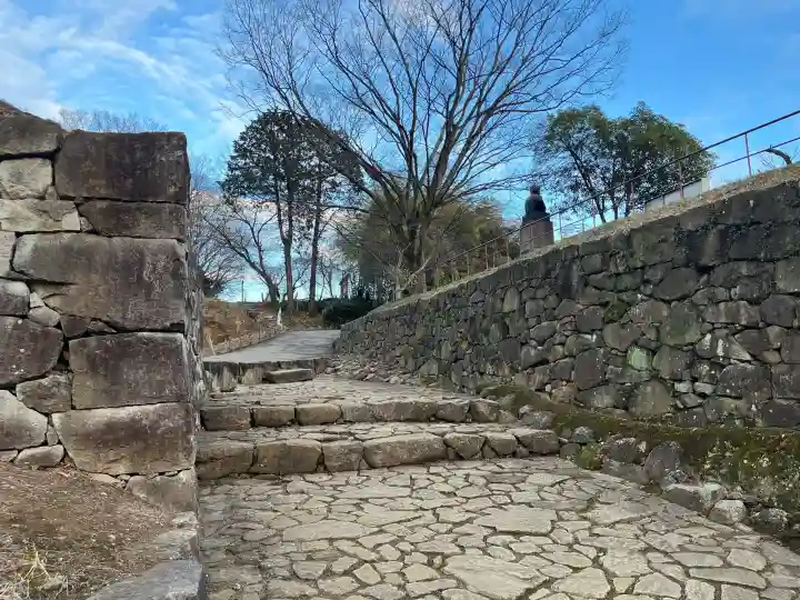 御嶽神社の{uncategorized: "未分類", other: "その他", undefined: "問題あり", building: "その他建物", grave: "お墓", sacred_gate: "鳥居", guardian: "狛犬", statue: "像", buddha: "仏像", history: "歴史", nature: "自然", garden: "庭園", animal: "動物", pagoda: "塔", temizu: "手水舎", mountain_gate: "山門・神門", sanctuary: "本殿・本堂", subordinate: "末社・摂社", art: "芸術", scenery: "景色", jizo: "地蔵", ema: "絵馬", goshuin: "御朱印", omikuji: "おみくじ", items: "授与品その他", amulet: "お守り", goshuincho: "御朱印帳", eats: "食事", festival: "お祭り", votive_dance: "神楽", shichigosan: "七五三参", wedding: "結婚式", experience: "体験その他", initially: "初詣", around: "周辺", anti_infection: "感染症対策"}