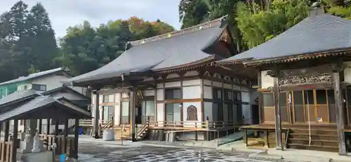 治陸寺の本殿・本堂