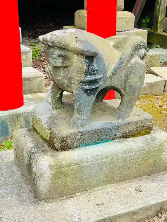 呑香稲荷神社の{uncategorized: "未分類", other: "その他", undefined: "問題あり", building: "その他建物", grave: "お墓", sacred_gate: "鳥居", guardian: "狛犬", statue: "像", buddha: "仏像", history: "歴史", nature: "自然", garden: "庭園", animal: "動物", pagoda: "塔", temizu: "手水舎", mountain_gate: "山門・神門", sanctuary: "本殿・本堂", subordinate: "末社・摂社", art: "芸術", scenery: "景色", jizo: "地蔵", ema: "絵馬", goshuin: "御朱印", omikuji: "おみくじ", items: "授与品その他", amulet: "お守り", goshuincho: "御朱印帳", eats: "食事", festival: "お祭り", votive_dance: "神楽", shichigosan: "七五三参", wedding: "結婚式", experience: "体験その他", initially: "初詣", around: "周辺", anti_infection: "感染症対策"}