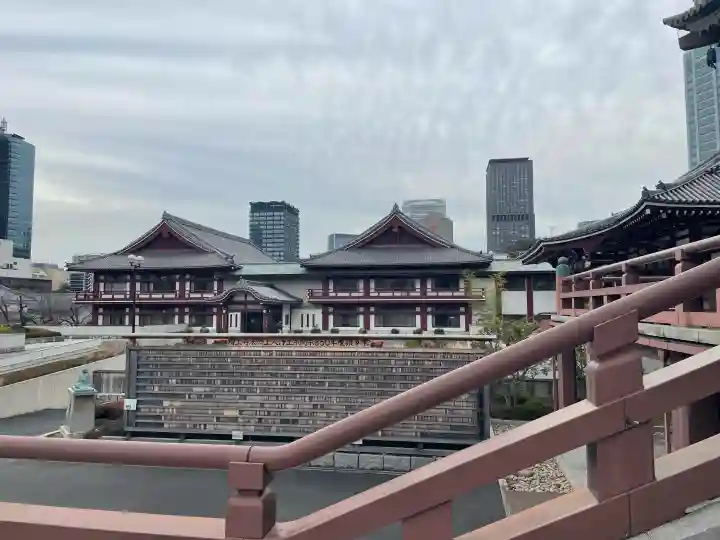 増上寺の{uncategorized: "未分類", other: "その他", undefined: "問題あり", building: "その他建物", grave: "お墓", sacred_gate: "鳥居", guardian: "狛犬", statue: "像", buddha: "仏像", history: "歴史", nature: "自然", garden: "庭園", animal: "動物", pagoda: "塔", temizu: "手水舎", mountain_gate: "山門・神門", sanctuary: "本殿・本堂", subordinate: "末社・摂社", art: "芸術", scenery: "景色", jizo: "地蔵", ema: "絵馬", goshuin: "御朱印", omikuji: "おみくじ", items: "授与品その他", amulet: "お守り", goshuincho: "御朱印帳", eats: "食事", festival: "お祭り", votive_dance: "神楽", shichigosan: "七五三参", wedding: "結婚式", experience: "体験その他", initially: "初詣", around: "周辺", anti_infection: "感染症対策"}