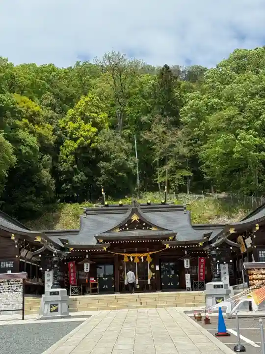 福島縣護國神社の{uncategorized: "未分類", other: "その他", undefined: "問題あり", building: "その他建物", grave: "お墓", sacred_gate: "鳥居", guardian: "狛犬", statue: "像", buddha: "仏像", history: "歴史", nature: "自然", garden: "庭園", animal: "動物", pagoda: "塔", temizu: "手水舎", mountain_gate: "山門・神門", sanctuary: "本殿・本堂", subordinate: "末社・摂社", art: "芸術", scenery: "景色", jizo: "地蔵", ema: "絵馬", goshuin: "御朱印", omikuji: "おみくじ", items: "授与品その他", amulet: "お守り", goshuincho: "御朱印帳", eats: "食事", festival: "お祭り", votive_dance: "神楽", shichigosan: "七五三参", wedding: "結婚式", experience: "体験その他", initially: "初詣", around: "周辺", anti_infection: "感染症対策"}
