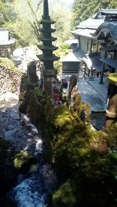 三角寺の塔