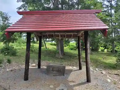 共成神社の手水舎