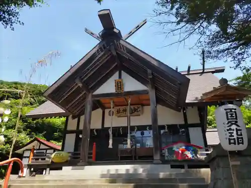 虻田神社の本殿