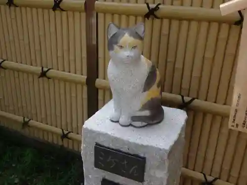 高円寺氷川神社の像