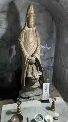 岩戸観音堂の仏像