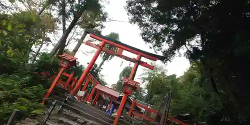 櫟谷宗像神社（松尾大社摂社）の鳥居