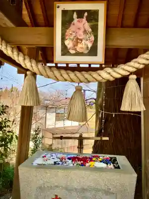 糀谷八幡宮の{uncategorized: "未分類", other: "その他", undefined: "問題あり", building: "その他建物", grave: "お墓", sacred_gate: "鳥居", guardian: "狛犬", statue: "像", buddha: "仏像", history: "歴史", nature: "自然", garden: "庭園", animal: "動物", pagoda: "塔", temizu: "手水舎", mountain_gate: "山門・神門", sanctuary: "本殿・本堂", subordinate: "末社・摂社", art: "芸術", scenery: "景色", jizo: "地蔵", ema: "絵馬", goshuin: "御朱印", omikuji: "おみくじ", items: "授与品その他", amulet: "お守り", goshuincho: "御朱印帳", eats: "食事", festival: "お祭り", votive_dance: "神楽", shichigosan: "七五三参", wedding: "結婚式", experience: "体験その他", initially: "初詣", around: "周辺", anti_infection: "感染症対策"}