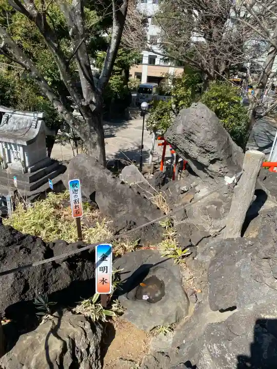千駄ヶ谷冨士浅間神社の{uncategorized: "未分類", other: "その他", undefined: "問題あり", building: "その他建物", grave: "お墓", sacred_gate: "鳥居", guardian: "狛犬", statue: "像", buddha: "仏像", history: "歴史", nature: "自然", garden: "庭園", animal: "動物", pagoda: "塔", temizu: "手水舎", mountain_gate: "山門・神門", sanctuary: "本殿・本堂", subordinate: "末社・摂社", art: "芸術", scenery: "景色", jizo: "地蔵", ema: "絵馬", goshuin: "御朱印", omikuji: "おみくじ", items: "授与品その他", amulet: "お守り", goshuincho: "御朱印帳", eats: "食事", festival: "お祭り", votive_dance: "神楽", shichigosan: "七五三参", wedding: "結婚式", experience: "体験その他", initially: "初詣", around: "周辺", anti_infection: "感染症対策"}