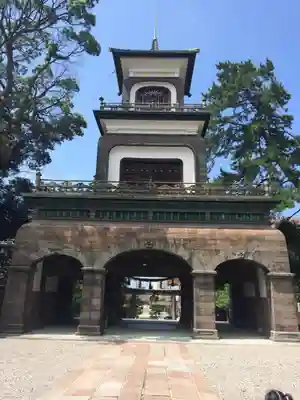 尾山神社の山門・神門