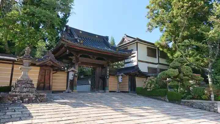 一乗院の山門・神門
