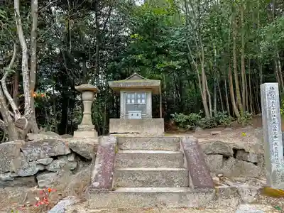 敢國神社の末社・摂社