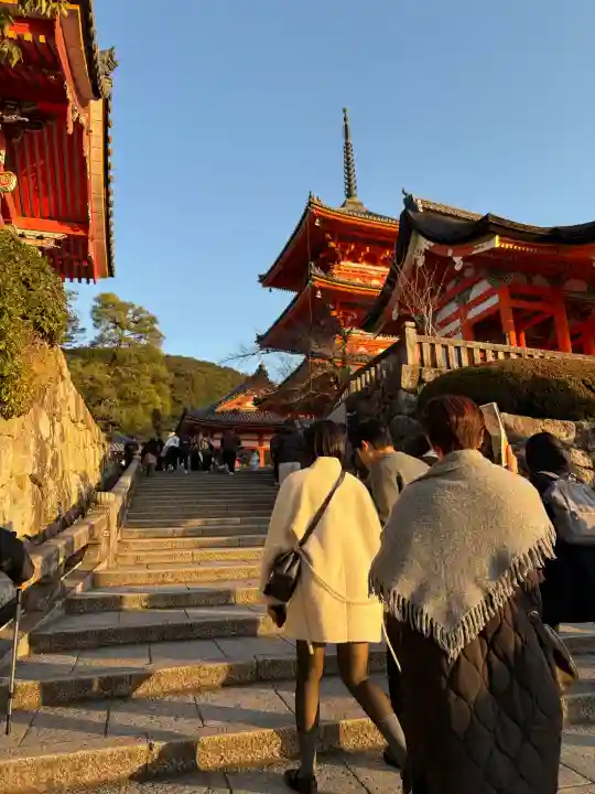 清水寺の{uncategorized: "未分類", other: "その他", undefined: "問題あり", building: "その他建物", grave: "お墓", sacred_gate: "鳥居", guardian: "狛犬", statue: "像", buddha: "仏像", history: "歴史", nature: "自然", garden: "庭園", animal: "動物", pagoda: "塔", temizu: "手水舎", mountain_gate: "山門・神門", sanctuary: "本殿・本堂", subordinate: "末社・摂社", art: "芸術", scenery: "景色", jizo: "地蔵", ema: "絵馬", goshuin: "御朱印", omikuji: "おみくじ", items: "授与品その他", amulet: "お守り", goshuincho: "御朱印帳", eats: "食事", festival: "お祭り", votive_dance: "神楽", shichigosan: "七五三参", wedding: "結婚式", experience: "体験その他", initially: "初詣", around: "周辺", anti_infection: "感染症対策"}