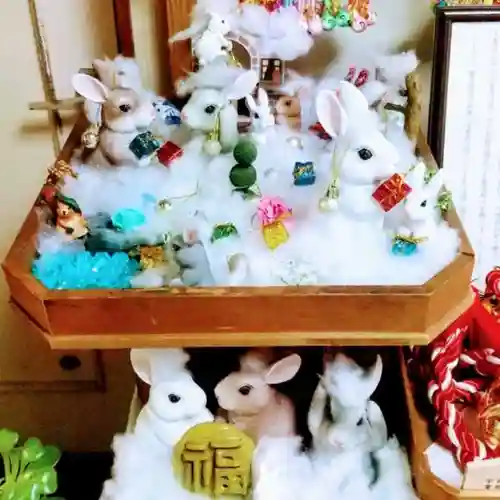 彌彦神社　(伊夜日子神社)の像