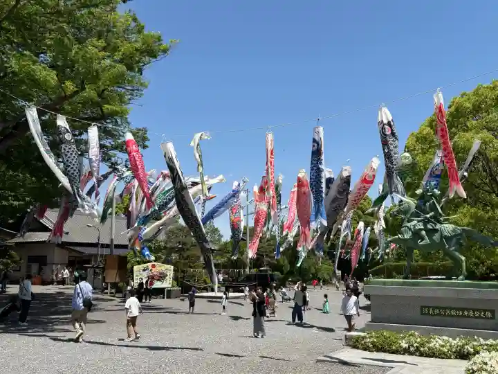 白旗神社の{uncategorized: "未分類", other: "その他", undefined: "問題あり", building: "その他建物", grave: "お墓", sacred_gate: "鳥居", guardian: "狛犬", statue: "像", buddha: "仏像", history: "歴史", nature: "自然", garden: "庭園", animal: "動物", pagoda: "塔", temizu: "手水舎", mountain_gate: "山門・神門", sanctuary: "本殿・本堂", subordinate: "末社・摂社", art: "芸術", scenery: "景色", jizo: "地蔵", ema: "絵馬", goshuin: "御朱印", omikuji: "おみくじ", items: "授与品その他", amulet: "お守り", goshuincho: "御朱印帳", eats: "食事", festival: "お祭り", votive_dance: "神楽", shichigosan: "七五三参", wedding: "結婚式", experience: "体験その他", initially: "初詣", around: "周辺", anti_infection: "感染症対策"}