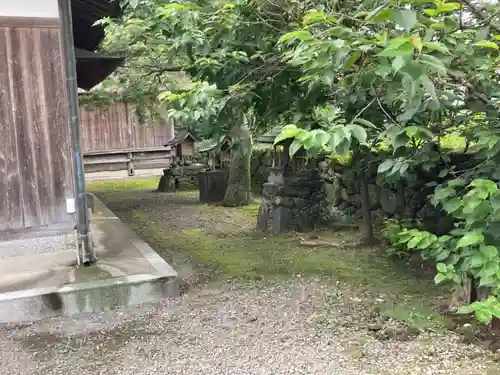 村山神社の末社・摂社