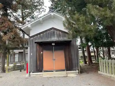 總社神社の{uncategorized: "未分類", other: "その他", undefined: "問題あり", building: "その他建物", grave: "お墓", sacred_gate: "鳥居", guardian: "狛犬", statue: "像", buddha: "仏像", history: "歴史", nature: "自然", garden: "庭園", animal: "動物", pagoda: "塔", temizu: "手水舎", mountain_gate: "山門・神門", sanctuary: "本殿・本堂", subordinate: "末社・摂社", art: "芸術", scenery: "景色", jizo: "地蔵", ema: "絵馬", goshuin: "御朱印", omikuji: "おみくじ", items: "授与品その他", amulet: "お守り", goshuincho: "御朱印帳", eats: "食事", festival: "お祭り", votive_dance: "神楽", shichigosan: "七五三参", wedding: "結婚式", experience: "体験その他", initially: "初詣", around: "周辺", anti_infection: "感染症対策"}