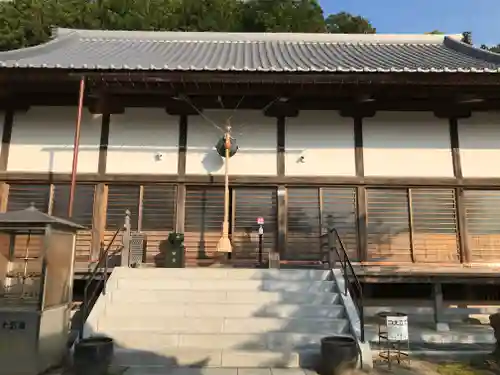 圓融寺の本殿・本堂
