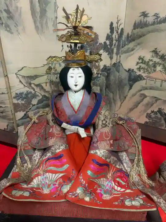 座間神社の{uncategorized: "未分類", other: "その他", undefined: "問題あり", building: "その他建物", grave: "お墓", sacred_gate: "鳥居", guardian: "狛犬", statue: "像", buddha: "仏像", history: "歴史", nature: "自然", garden: "庭園", animal: "動物", pagoda: "塔", temizu: "手水舎", mountain_gate: "山門・神門", sanctuary: "本殿・本堂", subordinate: "末社・摂社", art: "芸術", scenery: "景色", jizo: "地蔵", ema: "絵馬", goshuin: "御朱印", omikuji: "おみくじ", items: "授与品その他", amulet: "お守り", goshuincho: "御朱印帳", eats: "食事", festival: "お祭り", votive_dance: "神楽", shichigosan: "七五三参", wedding: "結婚式", experience: "体験その他", initially: "初詣", around: "周辺", anti_infection: "感染症対策"}