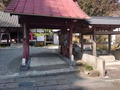 泉福寺の山門