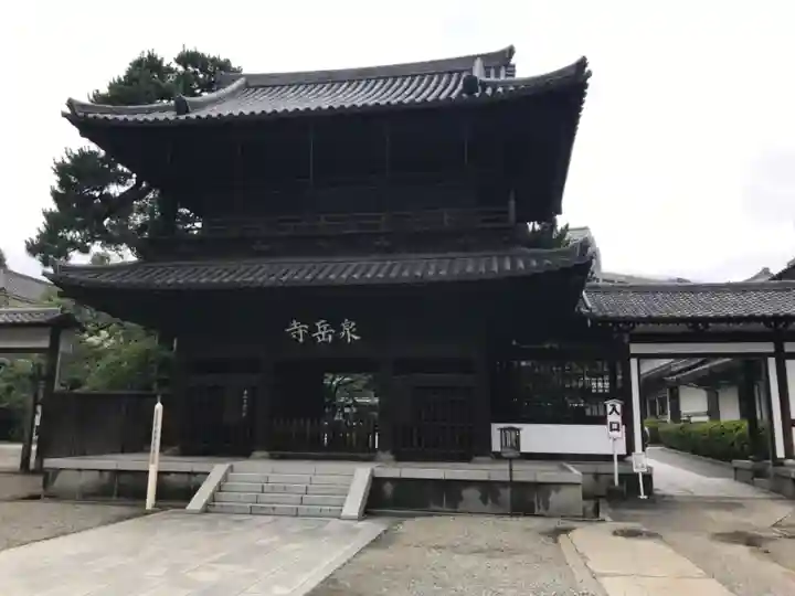 泉岳寺の山門・神門