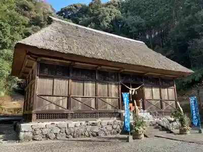 岩屋熊野座神社の本殿・本堂