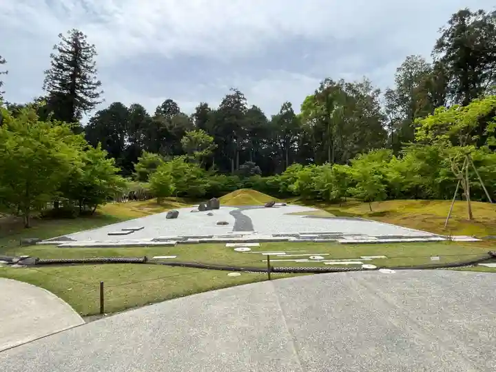歌泉堂(春日大社神苑萬葉植物園内鎮座)(奈良県)