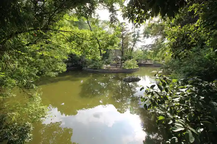 武蔵一宮氷川神社の庭園