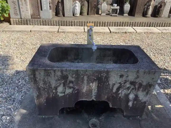 本曽寺の手水舎