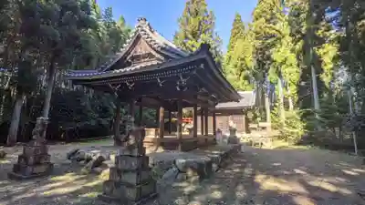 神明白山社相殿(杁下)の本殿・本堂