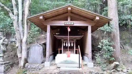 宝登山神社の末社